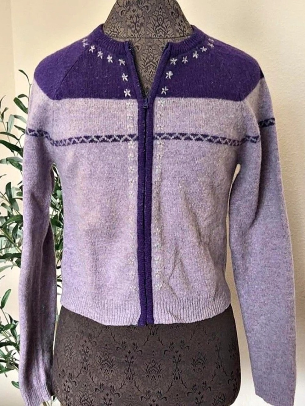 Vintage American Eagle Outfitters Purple Gray Geometric 100% Lambswool Cardigan